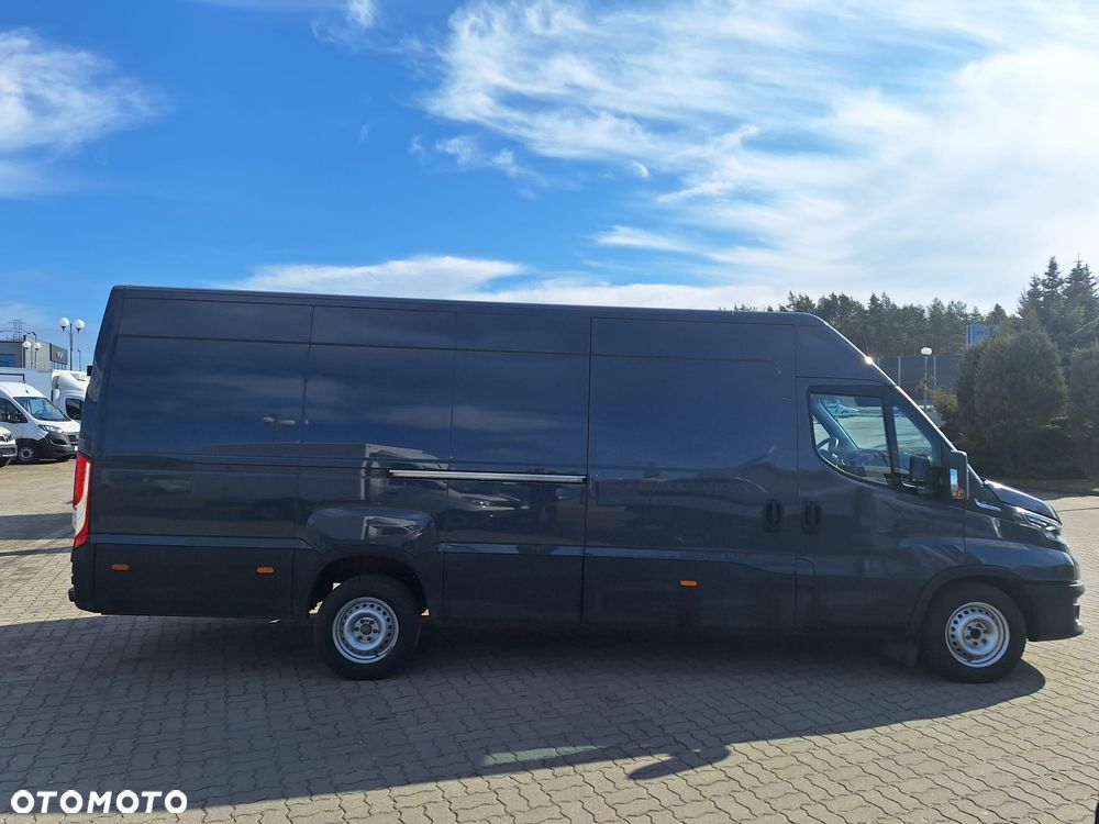 Iveco Daily 35S18 HiMatic furgon 16m blaszak automat FV23% MAXI - 4