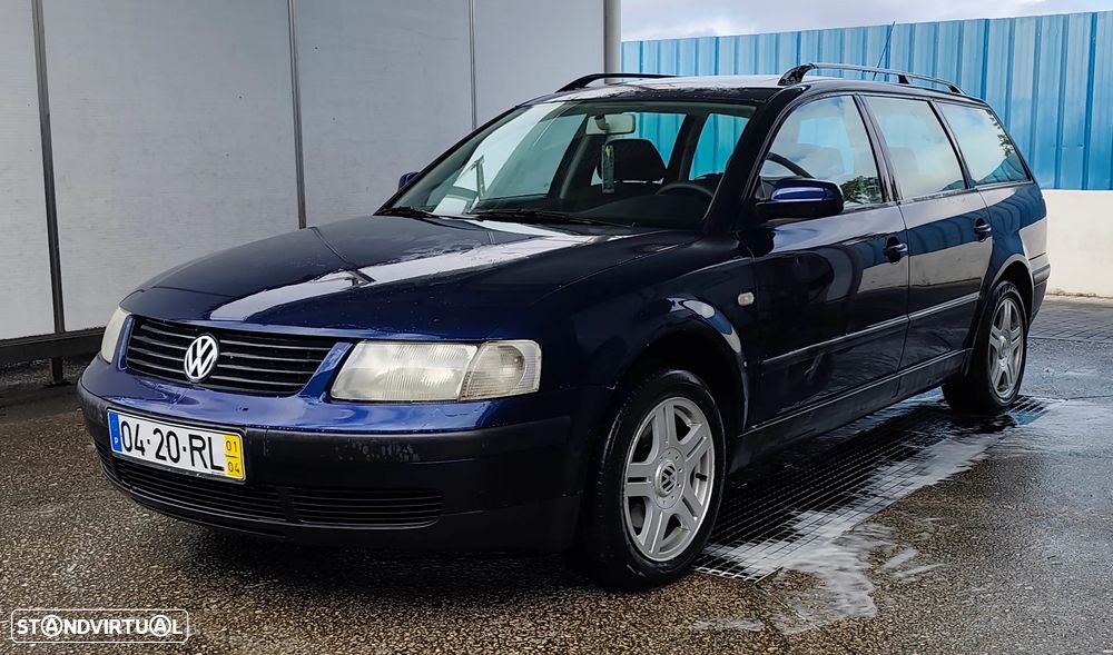 VW Passat Variant 1.9 TDi Trendline - 1