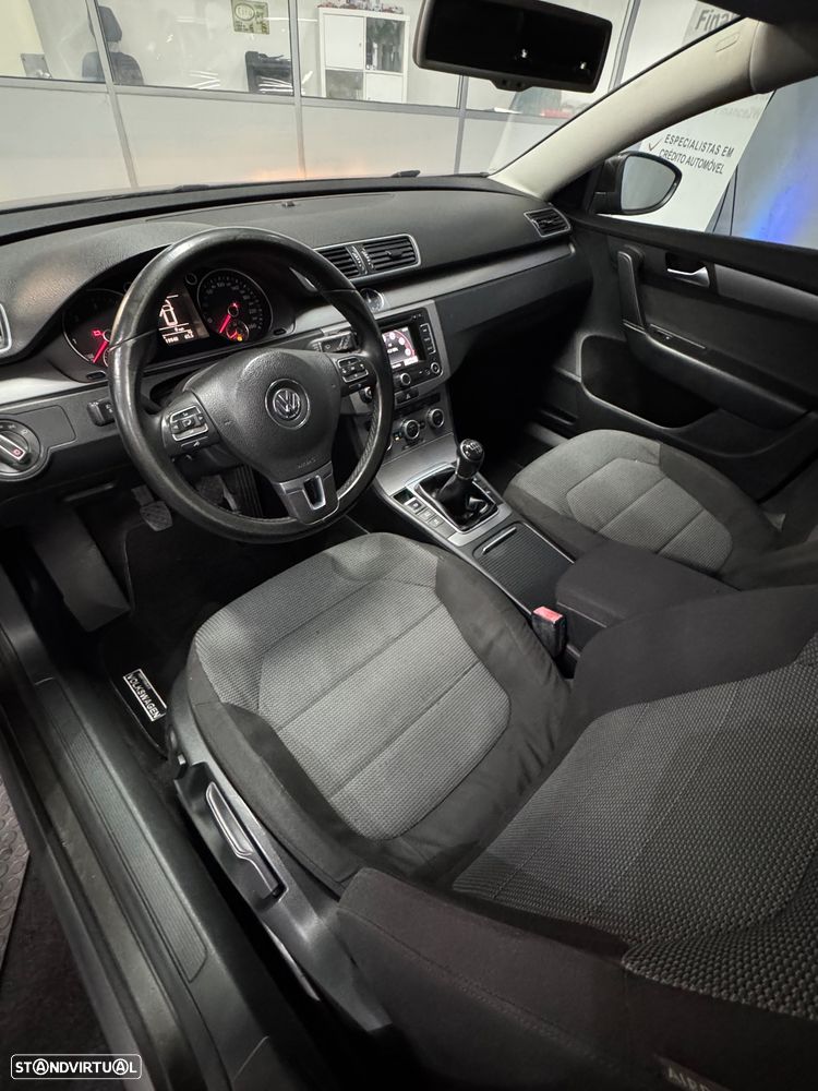 VW Passat Variant 1.6 TDI BlueMotion Highline - 18