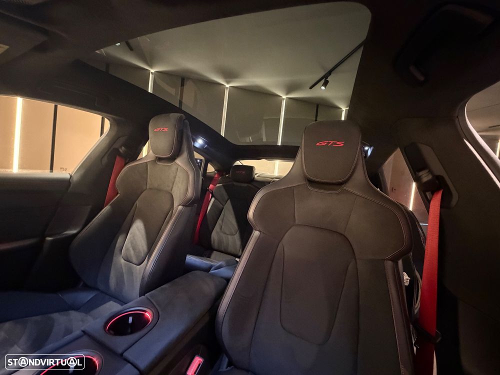 Porsche Taycan GTS - 29