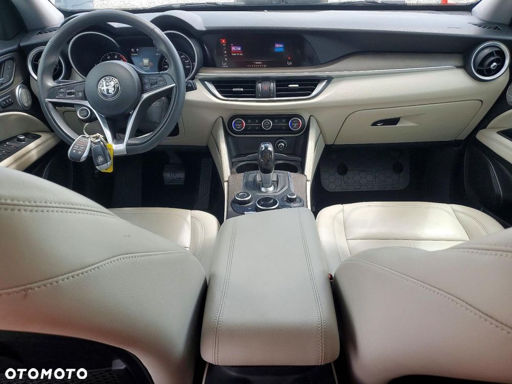 Alfa Romeo Stelvio 2.0 Turbo TI Q4 - 10