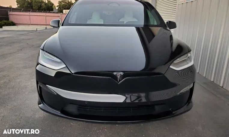Tesla Model X Plaid - 5