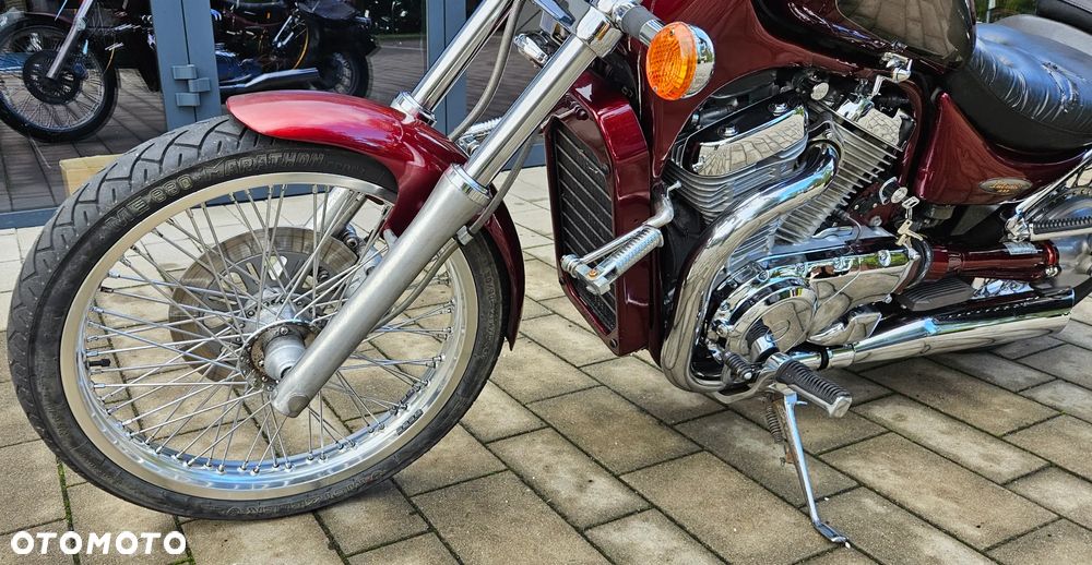 Suzuki Intruder - 7