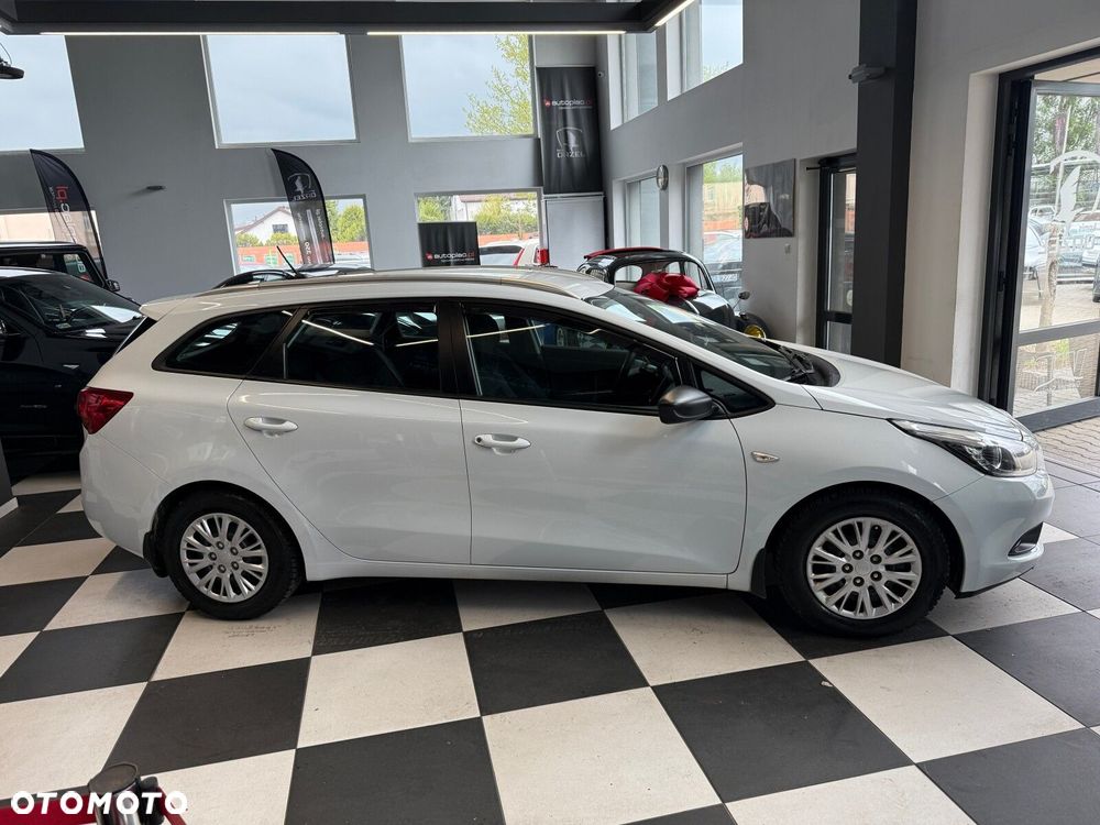 Kia Ceed - 4