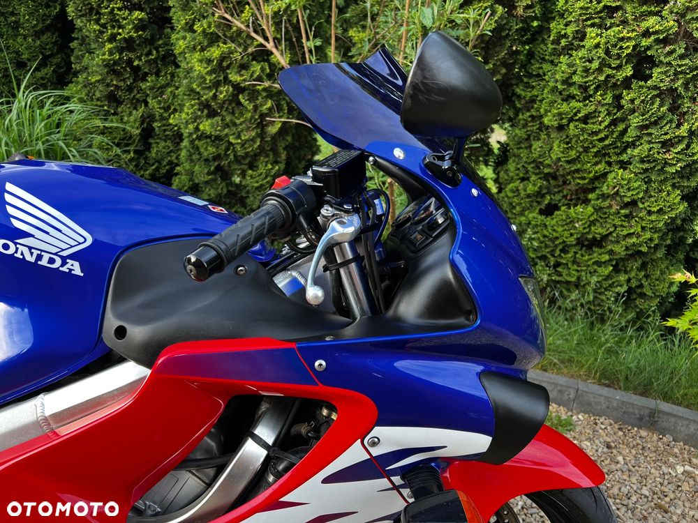 Honda CBR - 6