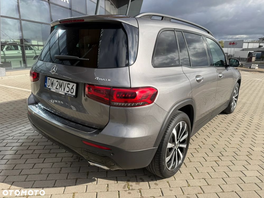 Mercedes-Benz GLB 250 4-Matic 8G-DCT - 3