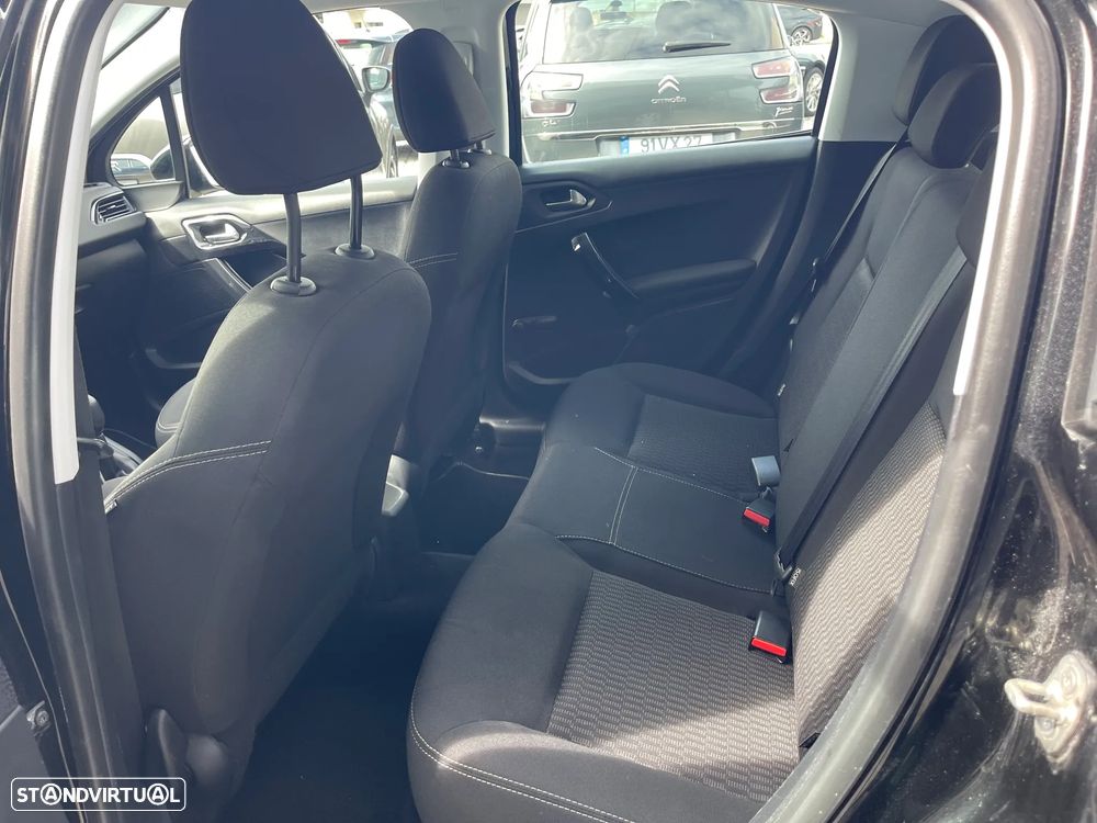 Peugeot 208 1.2 PureTech Active - 15
