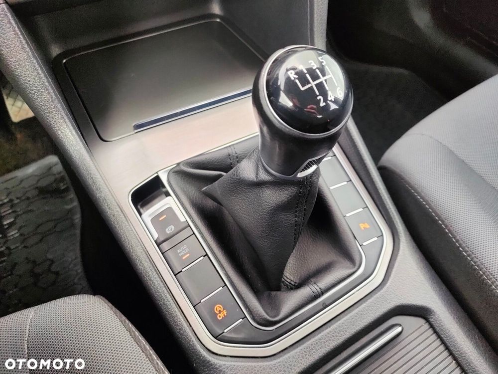 Volkswagen Golf Sportsvan - 24