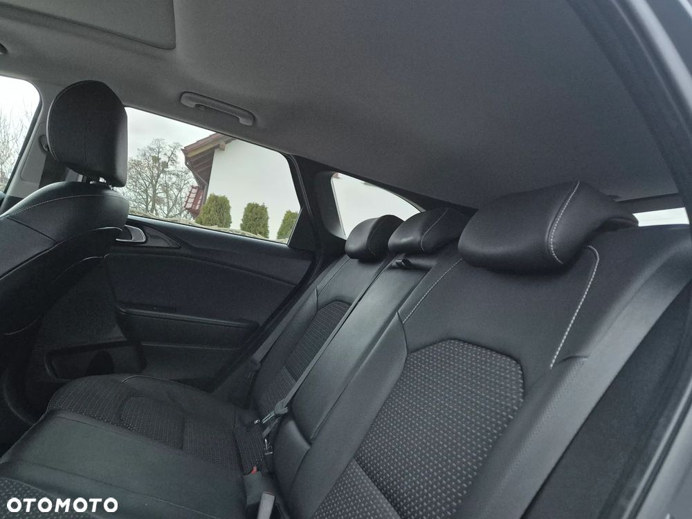 Kia Ceed 1.6 CRDi DCT GT Line - 11