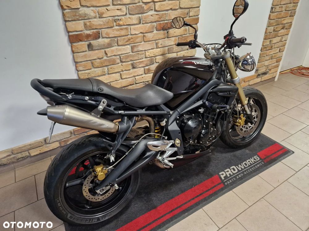 Triumph Street Triple - 31
