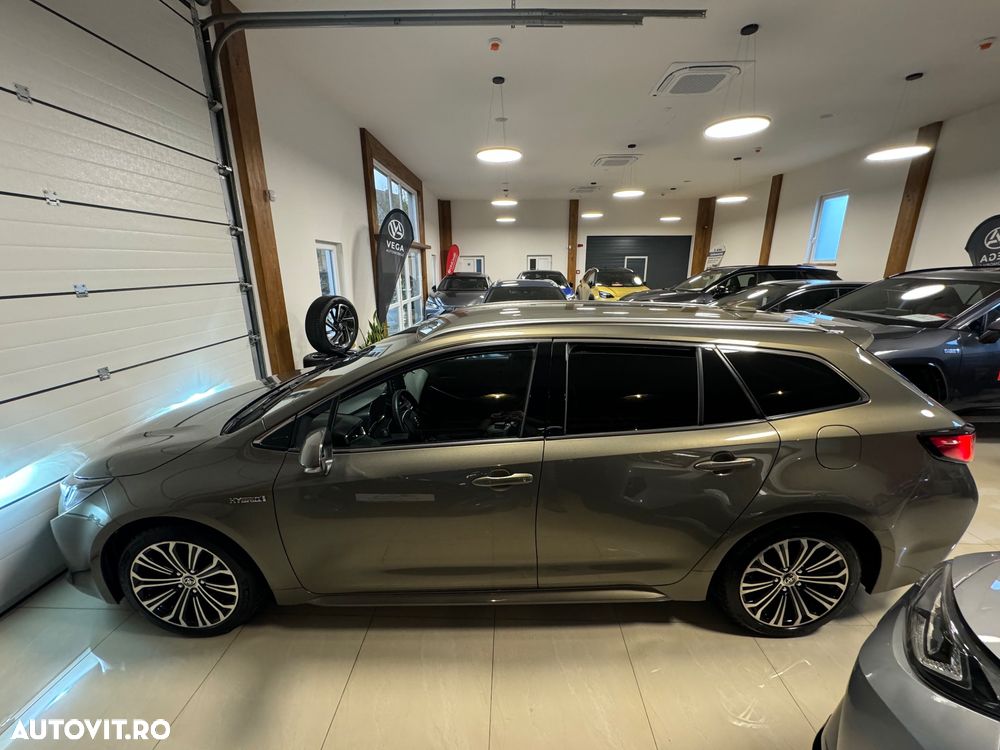 Toyota Corolla 1.8 Hybrid Team Deutschland - 5