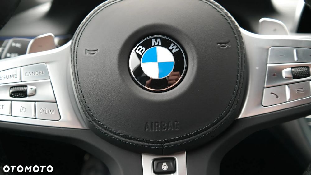 BMW Seria 7 750i xDrive sport - 23