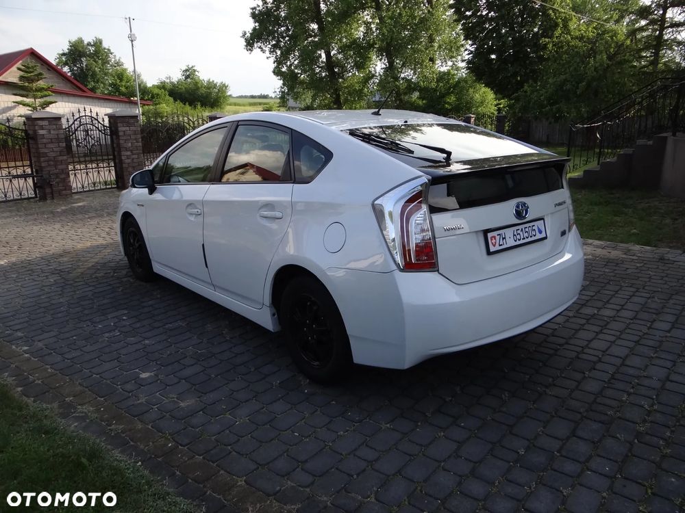 Toyota Prius ver-1-8-hsd-prestige - 5
