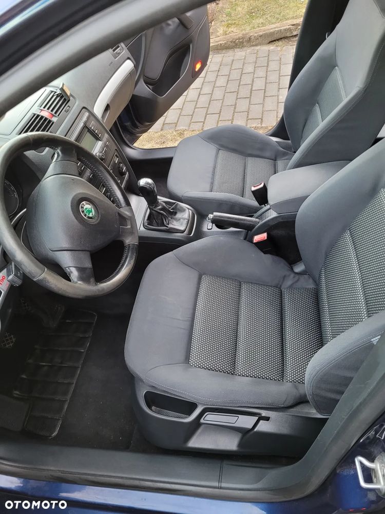 Skoda Octavia 2.0 FSI Ambiente - 21
