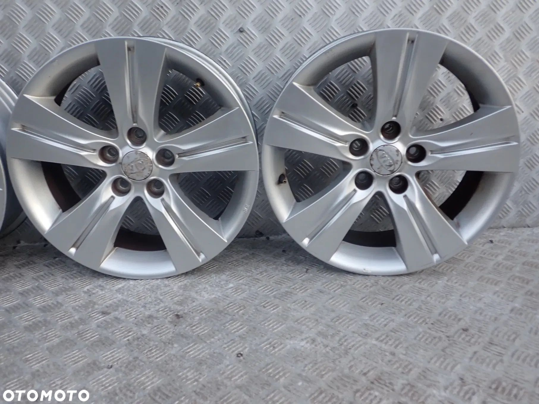 FELGI ALUMINIOWE KIA 5X114,3 6.5JX17 ET35 52910-3U200 - 3