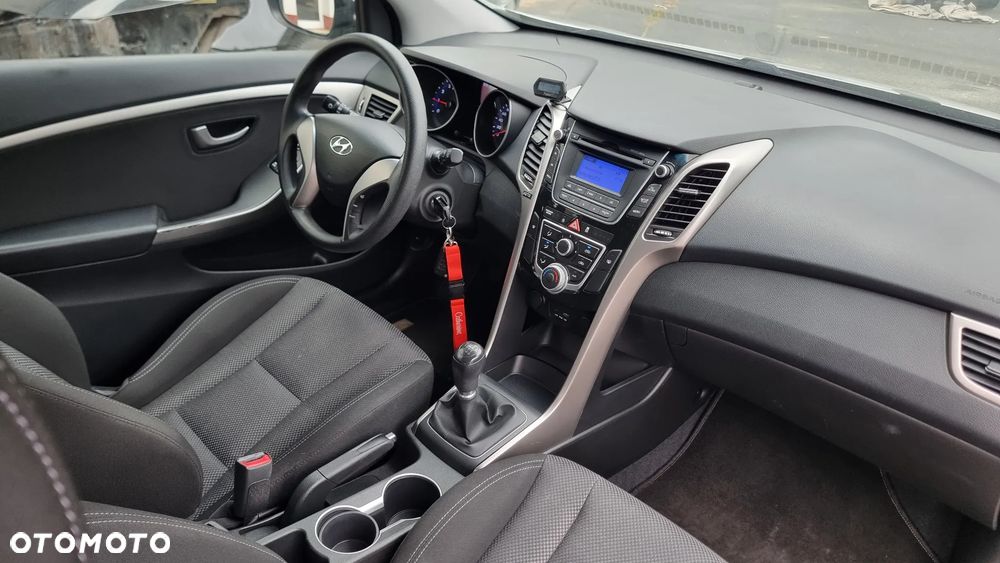 Hyundai i30 1.6 GDI BlueDrive Classic + - 28