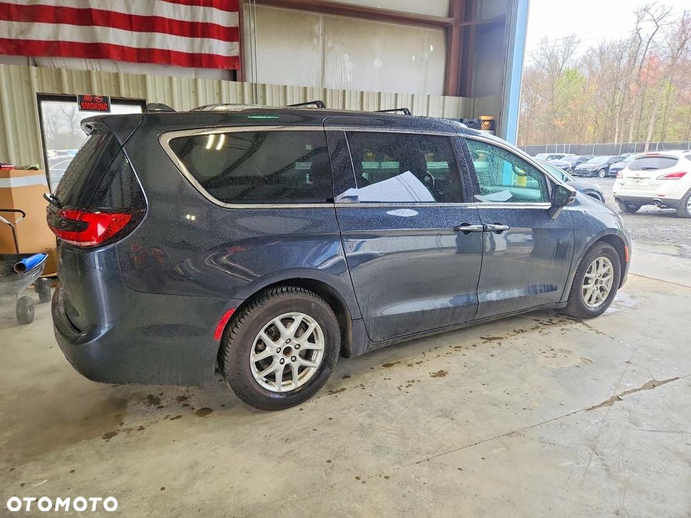 Chrysler Pacifica - 4