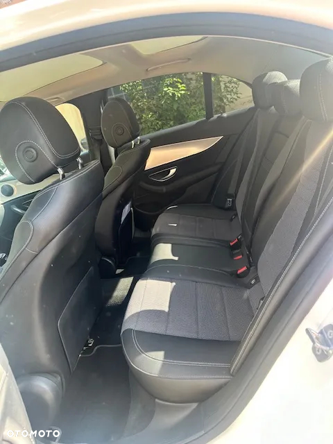 Mercedes-Benz Klasa E 220 d 4-Matic 9G-TRONIC - 10