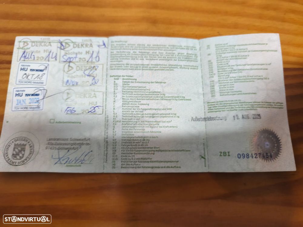 VW Touran 2.0 TDI DPF Trendline - 9