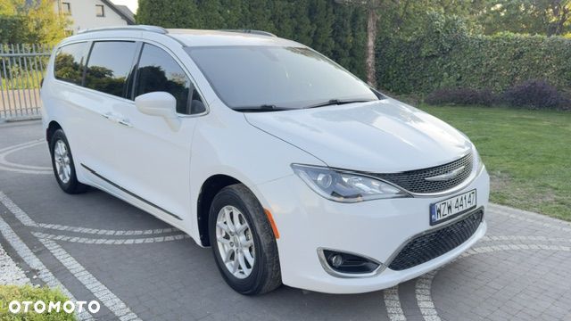 Chrysler Pacifica - 5