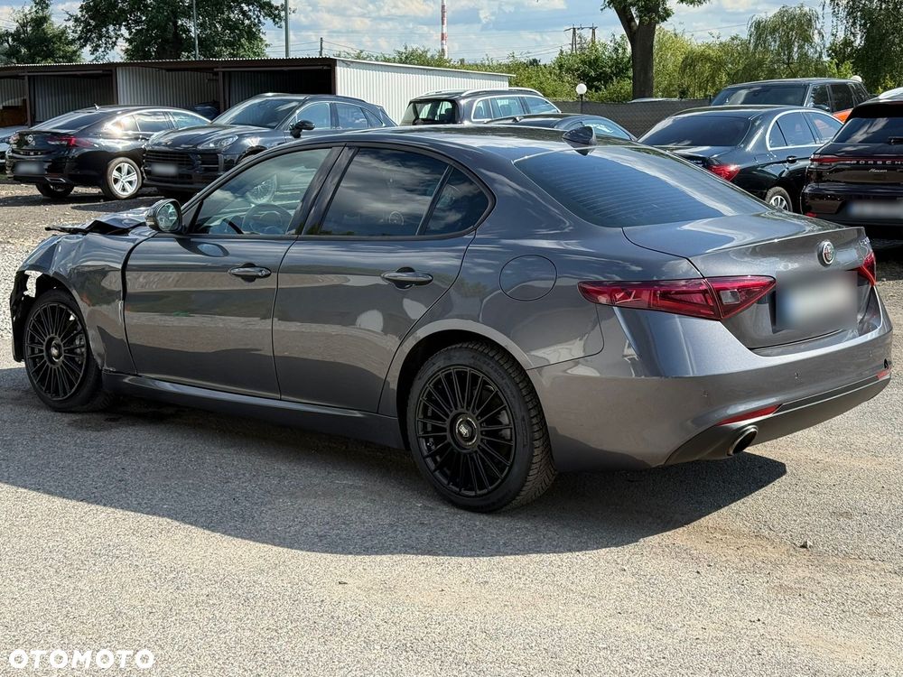 Alfa Romeo Giulia 2.0 Turbo Super - 12