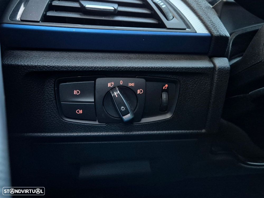 BMW 125 d Pack M - 32