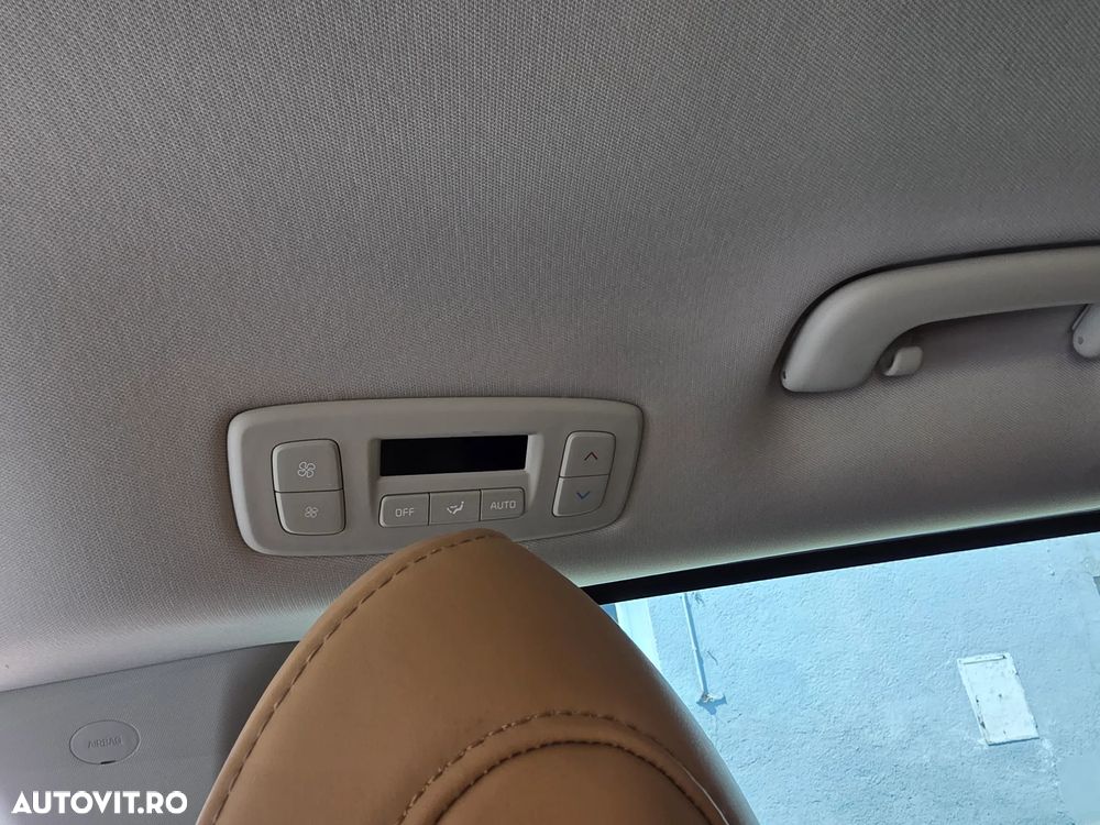 Kia Carnival - 8