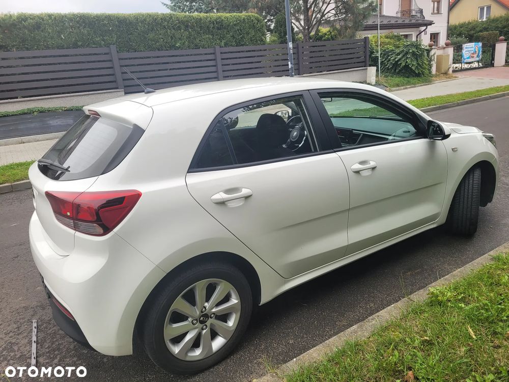 Kia Rio - 5