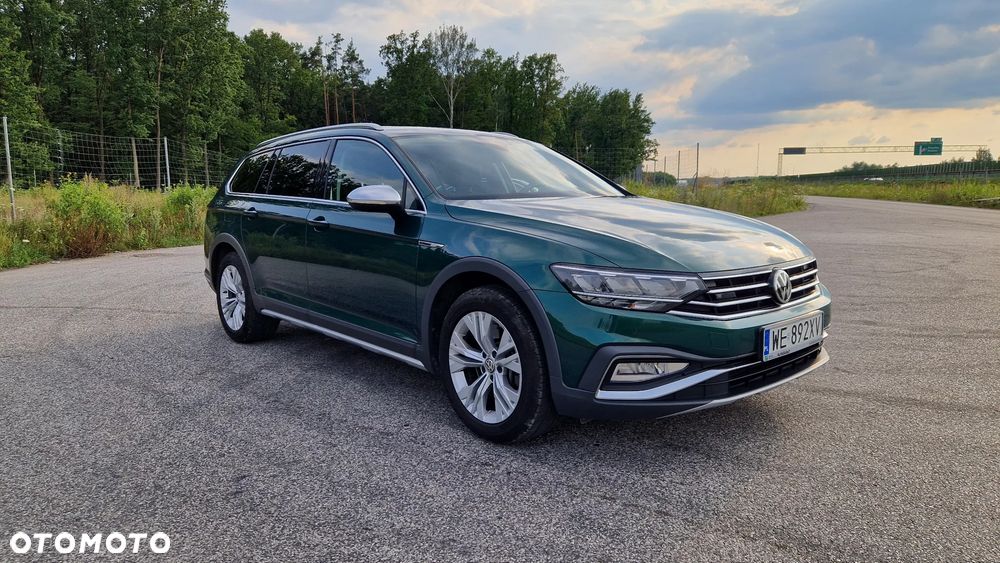 Volkswagen Passat - 1