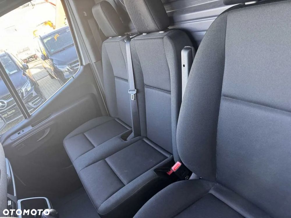 Mercedes-Benz Sprinter - 10