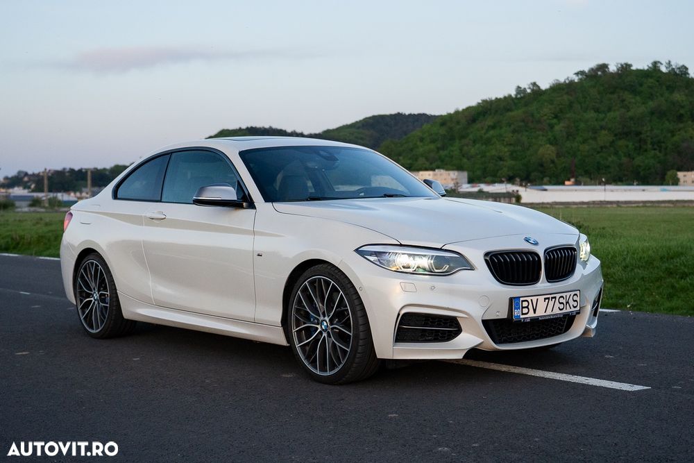 BMW M2 M240i xDrive AT - 3