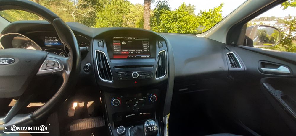 Ford Focus SW 1.0 SCTi Titanium - 16