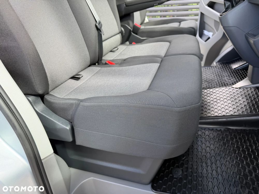 Volkswagen CRAFTER L2H2 Model 2021r WZMOCNIONY VAN 3 osobowy Silnik 2.0TDI 140KM bez BiTurbo! Euro6, Duża ładowność 1.2t, DMC:3.5t, Homologacja VAT-1 Zabudowa paki BOTT, Bogate wyposażenie! OPONY Jak nowe, Fabryczne ogrzewanie oraz wentylacja pojazdu ze zdalnym sterowaniem OEM Eberspacher Airtronic M2 3,5kW, Android Auto, Apple CarPlay, Parktroniki, Kamera, Nawigacja, Drzwi tył 270' Fotel pilot pneumatyczny z masażem! - 20