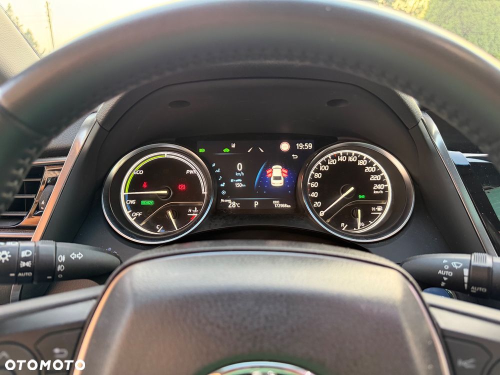 Toyota Camry - 17