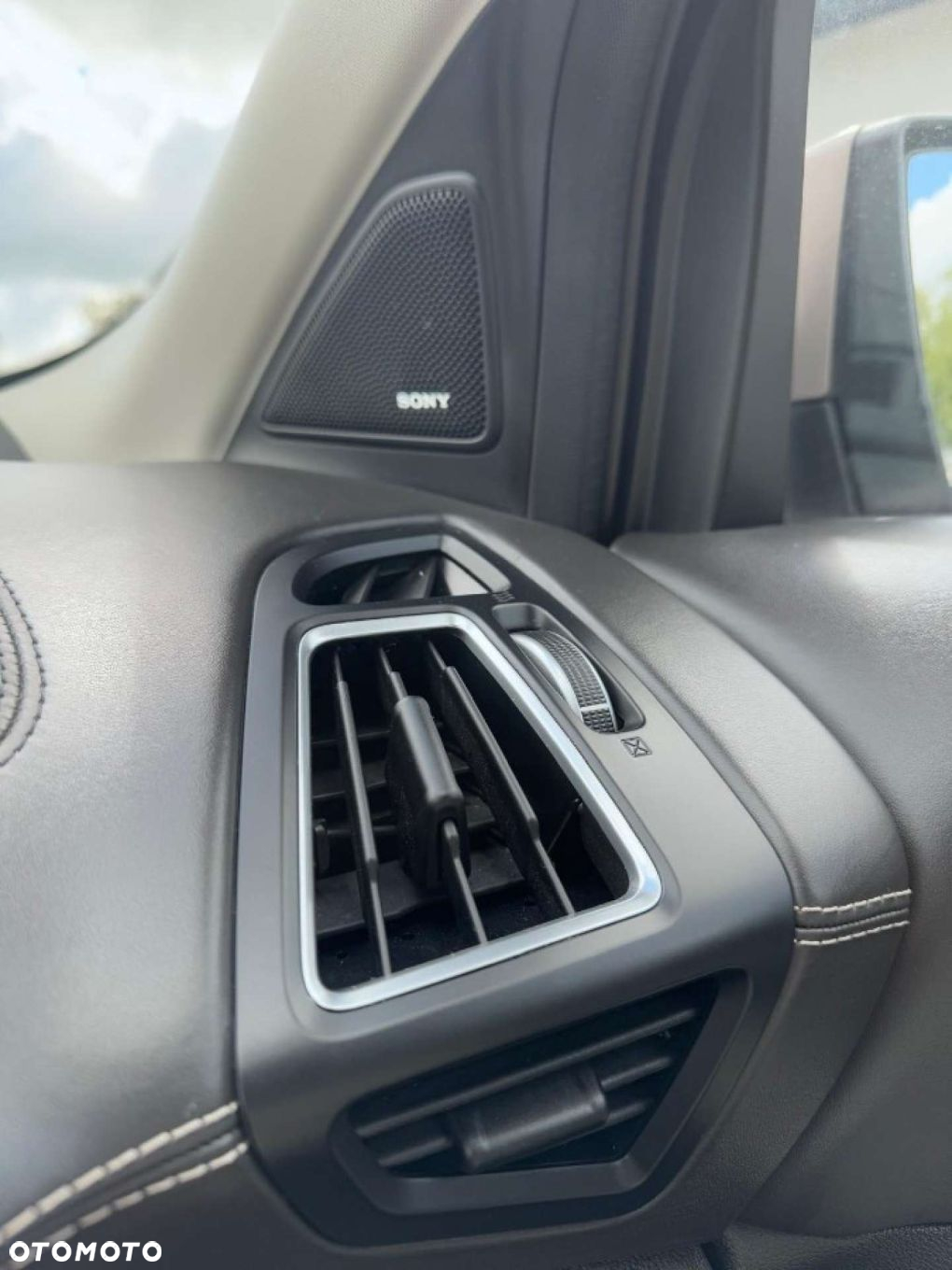 Ford Kuga - 37