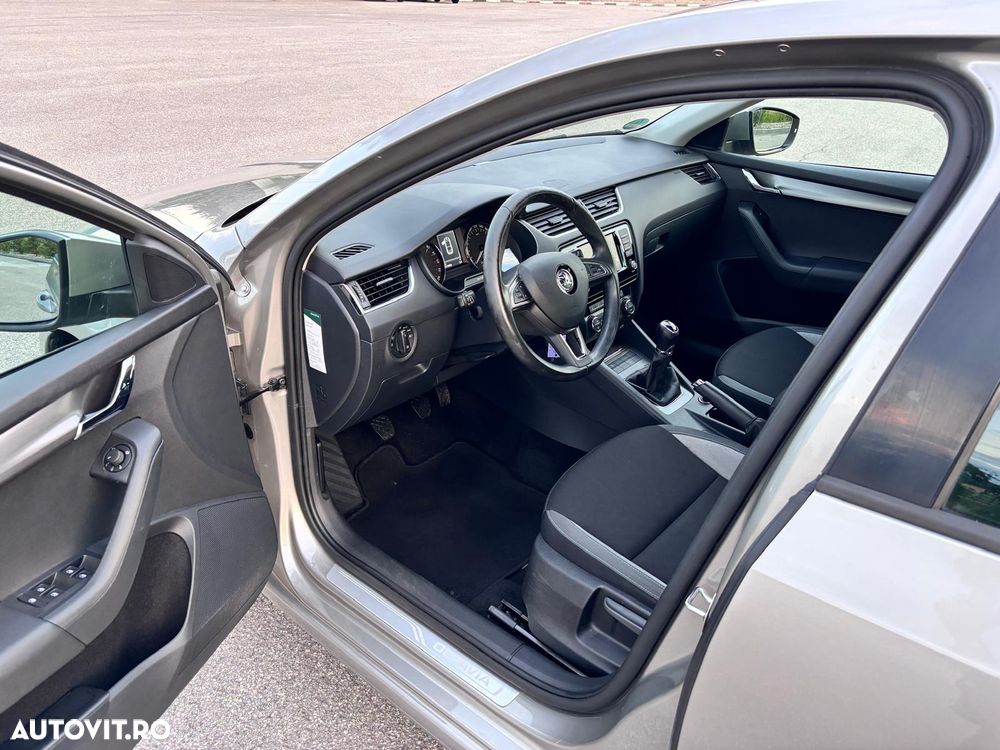 Skoda Octavia 2.0 TDI Ambition - 11