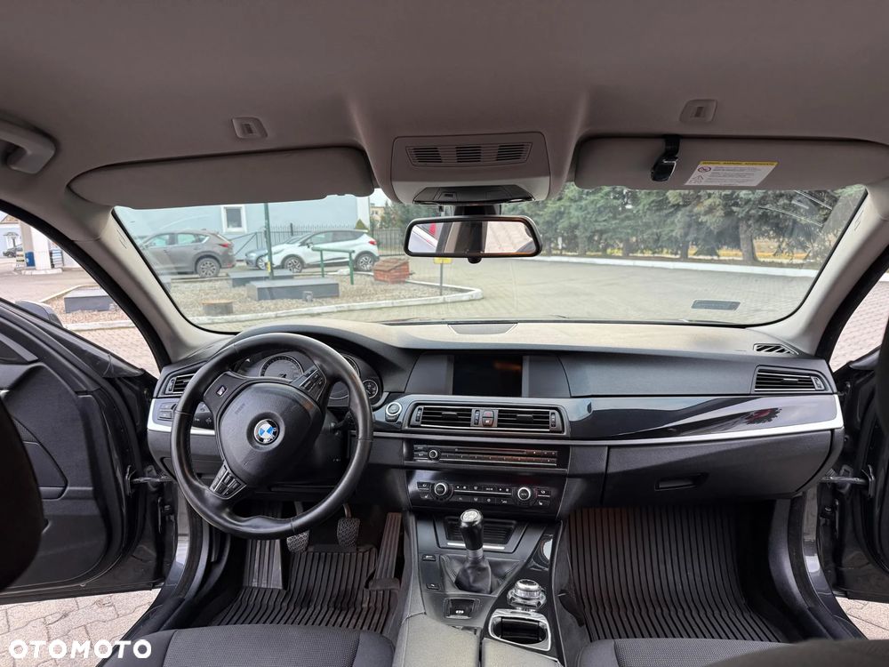 BMW Seria 5 525d - 18