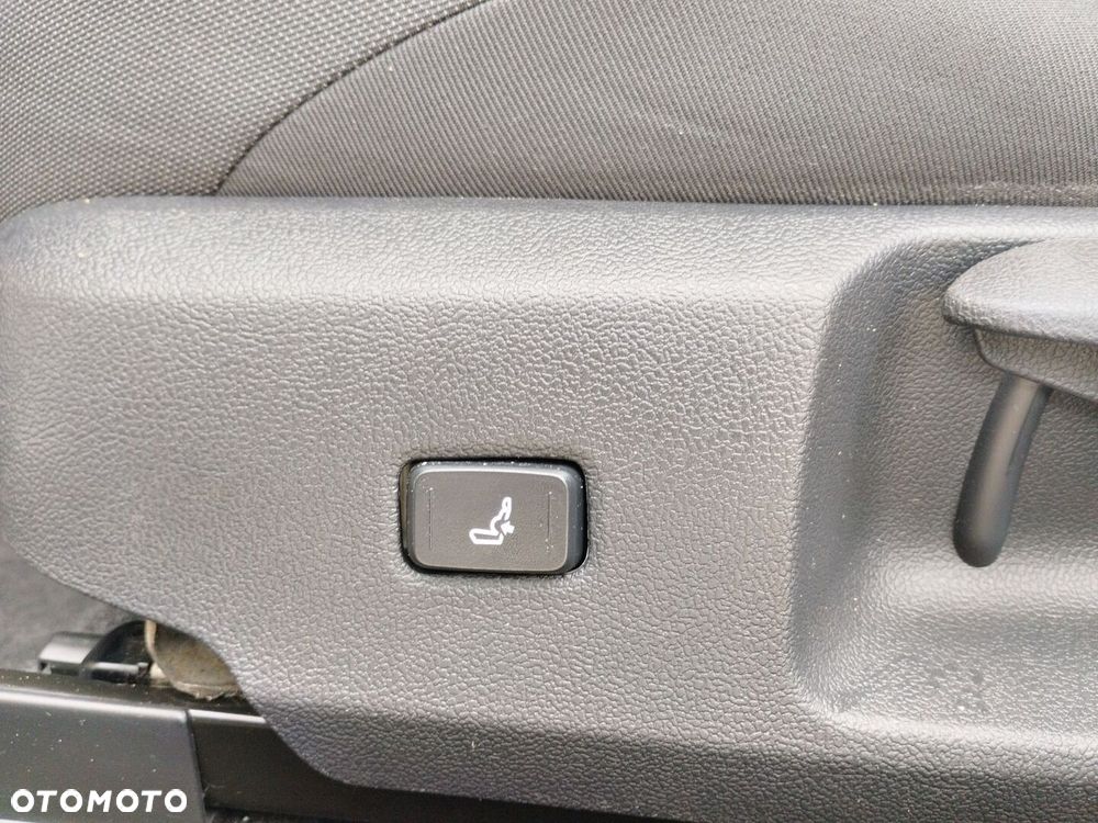 Toyota Corolla 1.8 Hybrid Comfort - 23