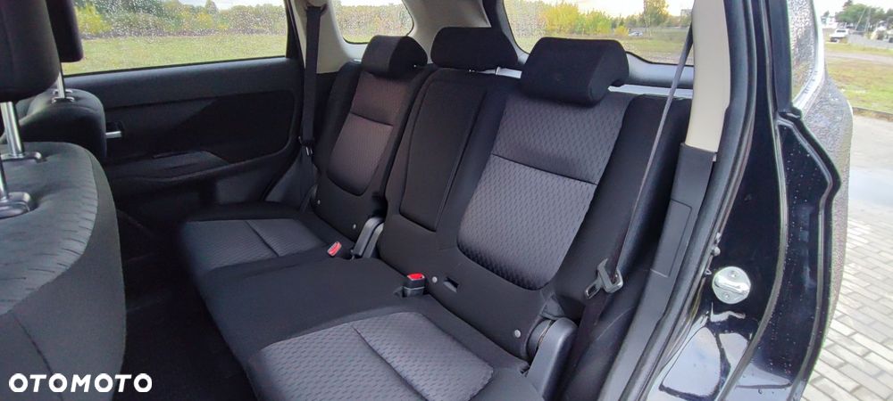 Mitsubishi Outlander 2.0 Intense CVT - 16