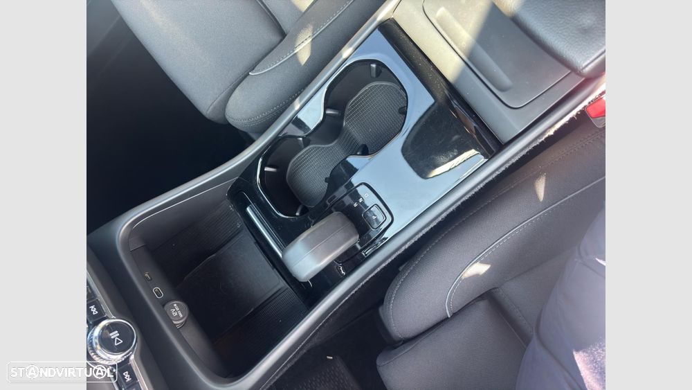 Volvo XC 40 Recharge Core - 19