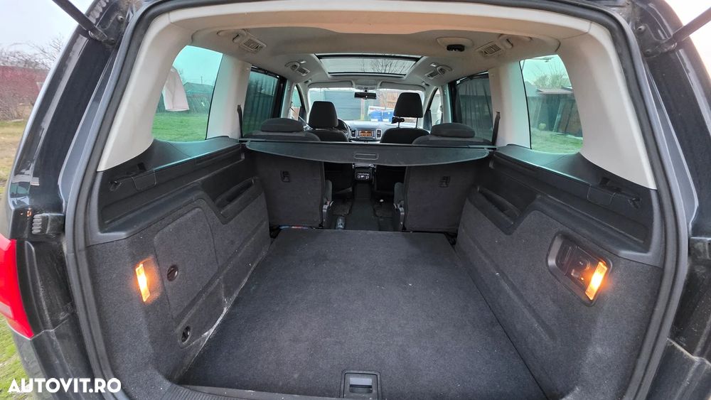 Volkswagen Sharan 2.0 TDI DSG BlueMotion Technology Highline - 20