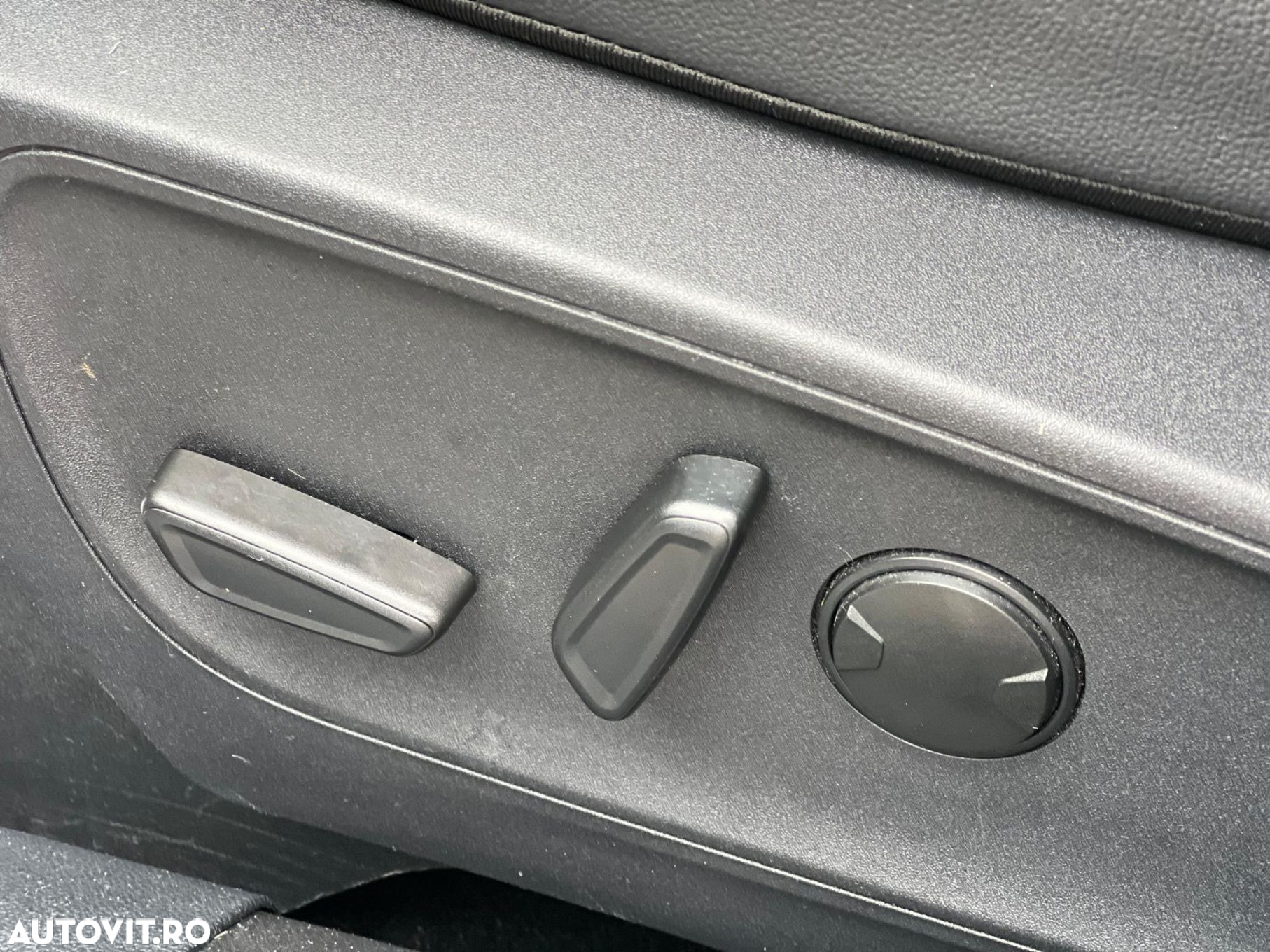 Ford Kuga - 27
