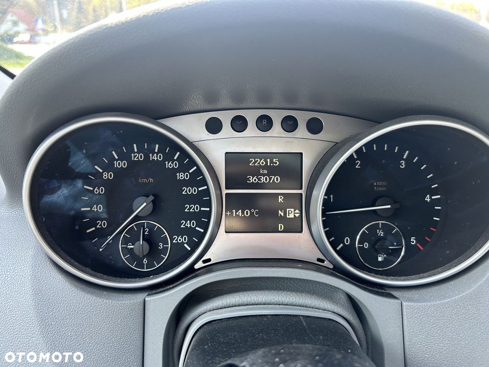 Mercedes-Benz ML 300 CDI 4Matic 7G-TRONIC DPF BlueEFFICIENCY - 13