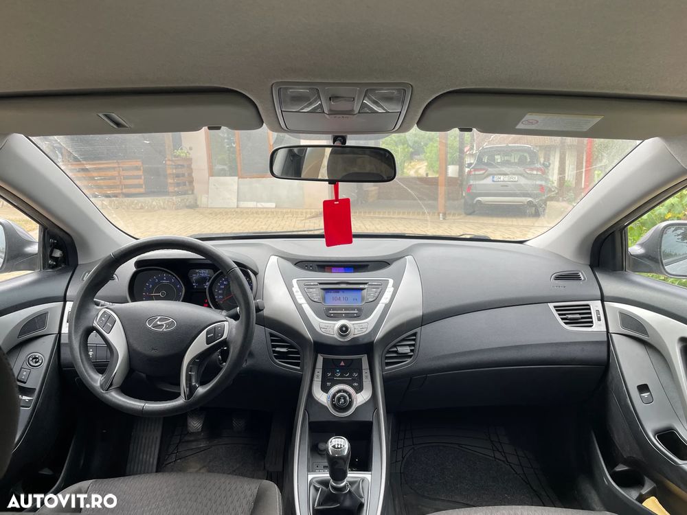 Hyundai Elantra 1.6 MPi - 9