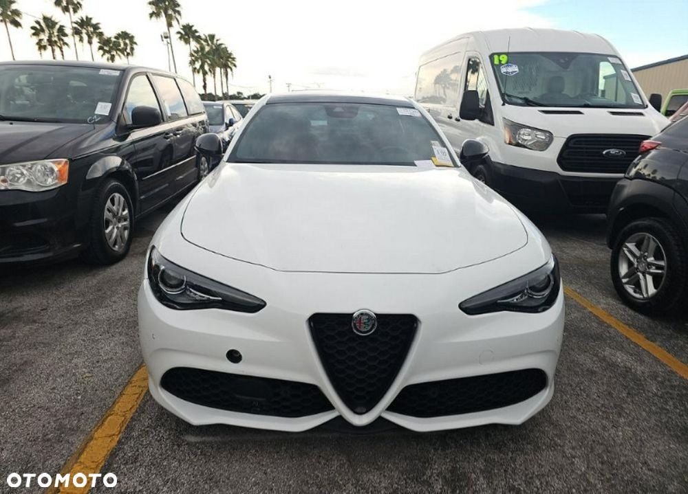 Alfa Romeo Giulia - 2