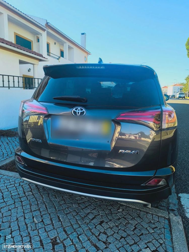 Toyota RAV4 2.0 D-4D Comfort - 6