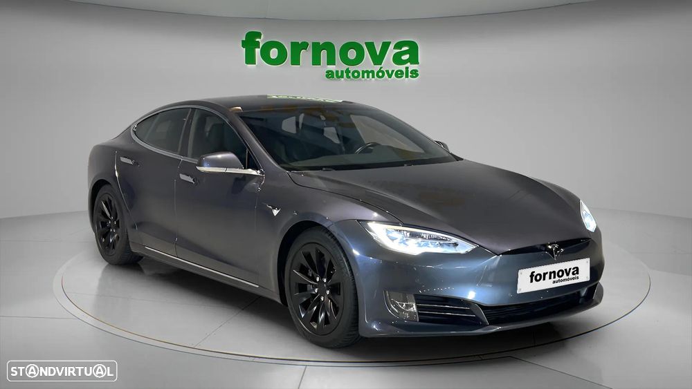 Tesla Model S - 4