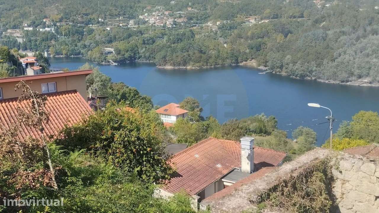 Moradia para restauro - Grande imagem: 5/10