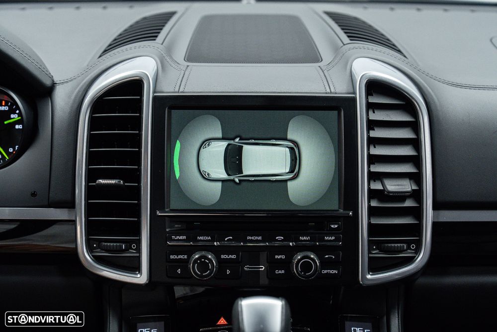Porsche Cayenne S Hybrid - 39