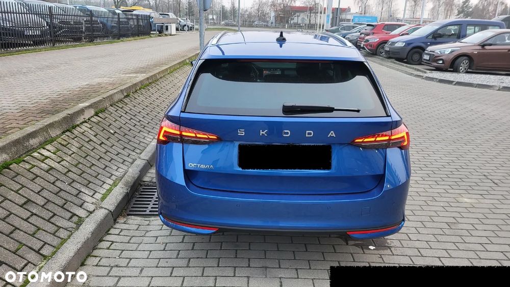 Skoda Octavia 1.5 TSI mHEV Selection DSG - 5